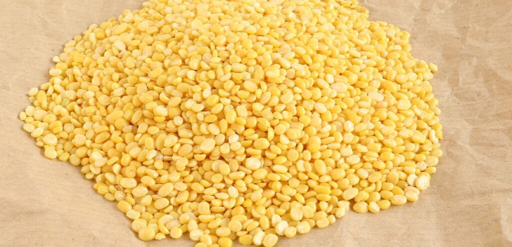 Split yellow mung beans